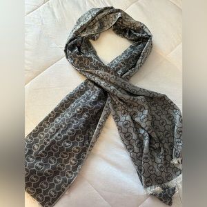 MK scarf. Double sided. Light grey on one side and a darker grey on the other !